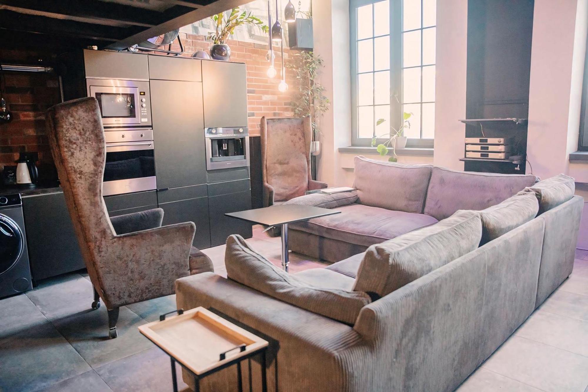 Loft Przedzalnia Apartment Жирардов Екстериор снимка